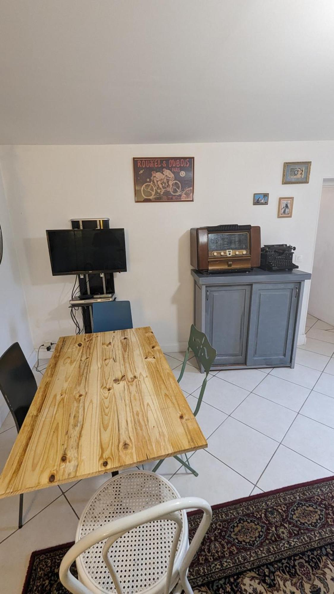 Chez Ma Petite Reine 1 Apartment ปองตัวส์ ภายนอก รูปภาพ