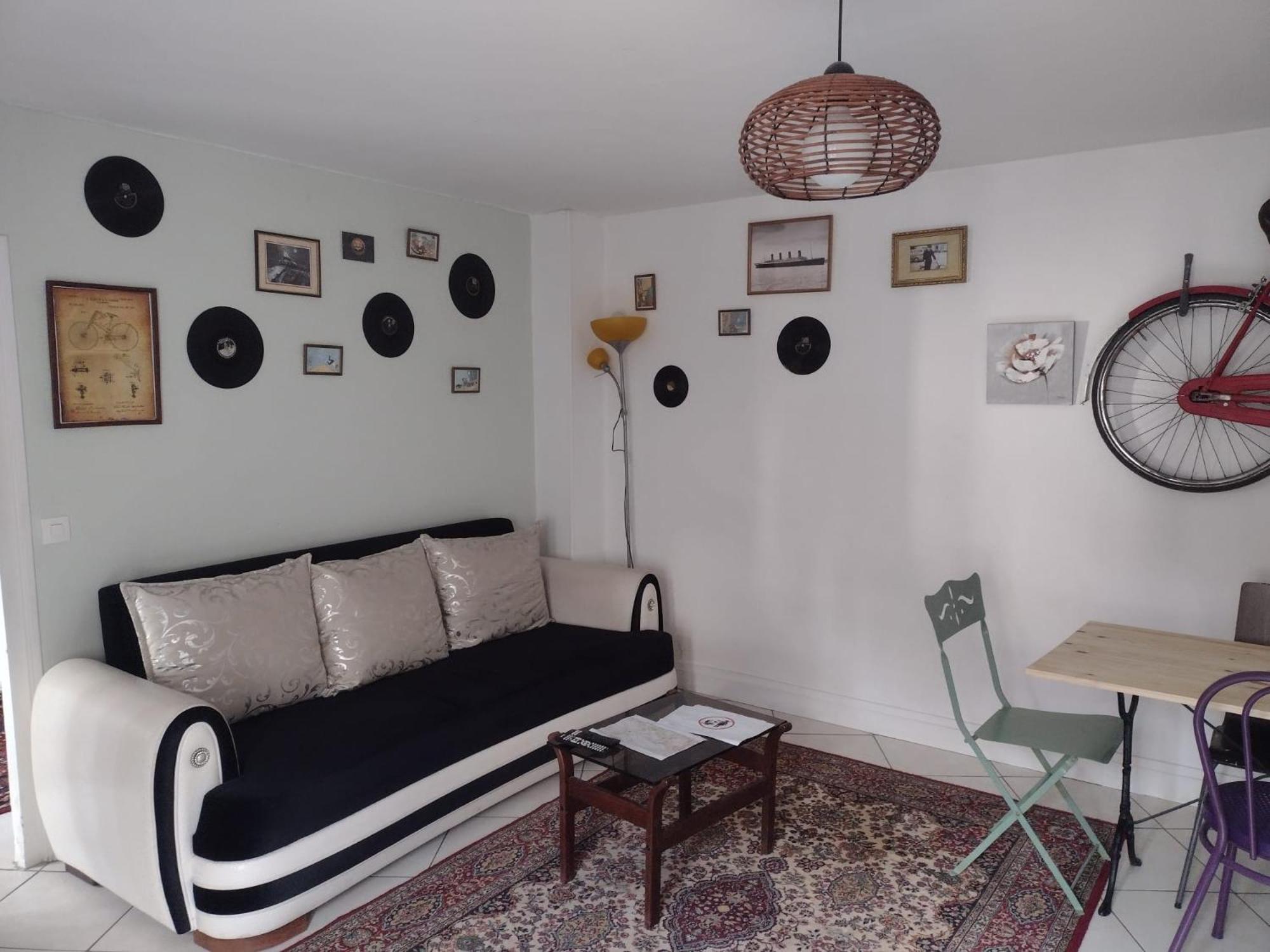 Chez Ma Petite Reine 1 Apartment ปองตัวส์ ภายนอก รูปภาพ